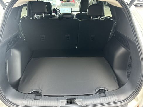 New 2025 Ford Escape SE image 8