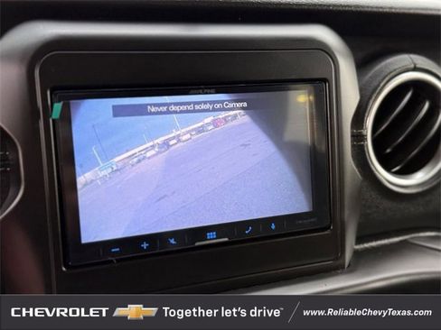 Used 2018 Jeep Wrangler Unlimited Sahara image 23