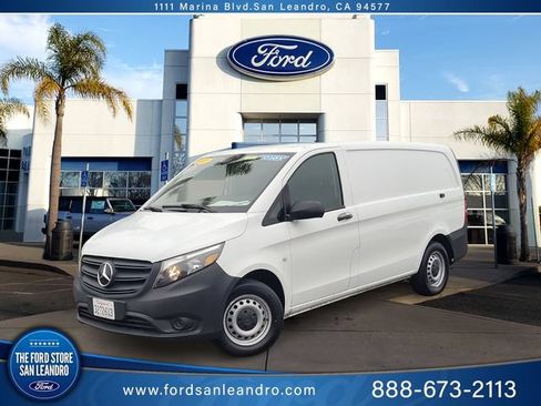 Used 2023 Mercedes-Benz Metris image 1