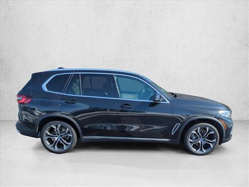 Used 2022 BMW X5 sDrive40i w/ Luxury Seating Package image 4