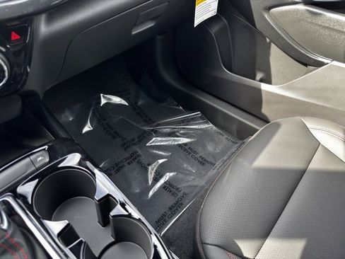 New 2026 Chevrolet Trax RS w/ Sunroof Package image 18