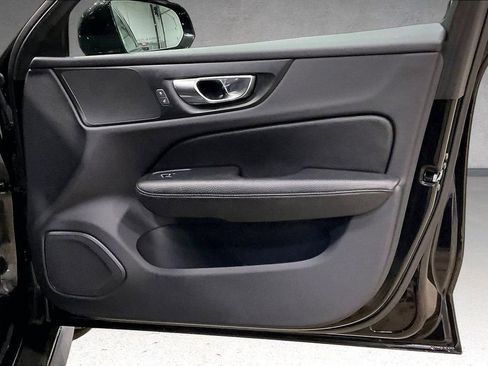 Used 2020 Volvo V60 T5 Cross Country w/ Protection Package Premier image 28