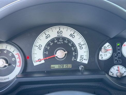 Used 2010 Toyota FJ Cruiser 4WD image 16
