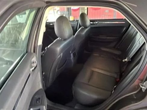 Used 2009 Chrysler 300 Touring RWD image 4