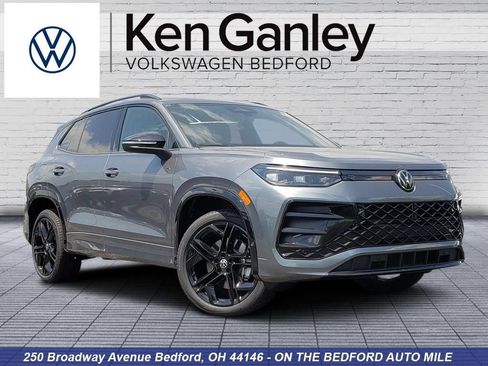 New 2026 Volkswagen Tiguan SE R-Line AWD/4WD image 1