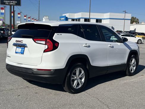 Used 2024 GMC Terrain SLE image 25
