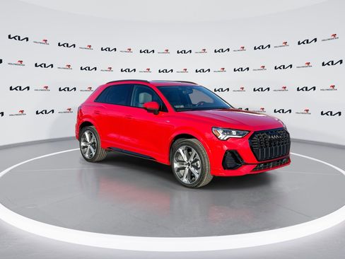 Used 2022 Audi Q3 2.0T Premium Plus AWD/4WD image 2