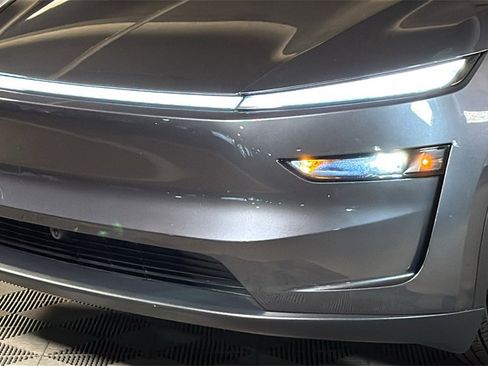 Used 2026 Tesla Model Y 2WD image 3