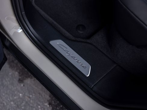 New 2026 Porsche Cayenne Coupe AWD/4WD image 33
