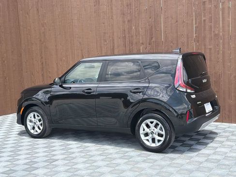 Used 2025 Kia Soul LX w/ LX Technology Package FWD image 13