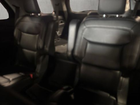 Used 2021 Ford Explorer XLT w/ Equipment Group 202A AWD/4WD image 6