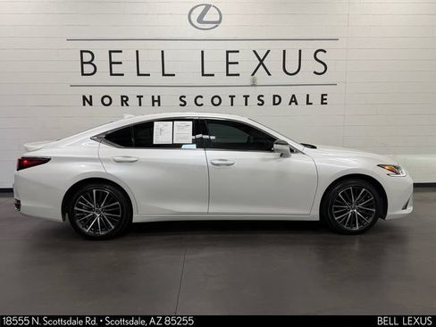 Used 2025 Lexus ES 300h w/ Premium Package FWD image 3