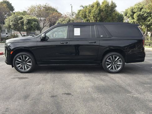 Used 2023 Cadillac Escalade ESV Sport image 7