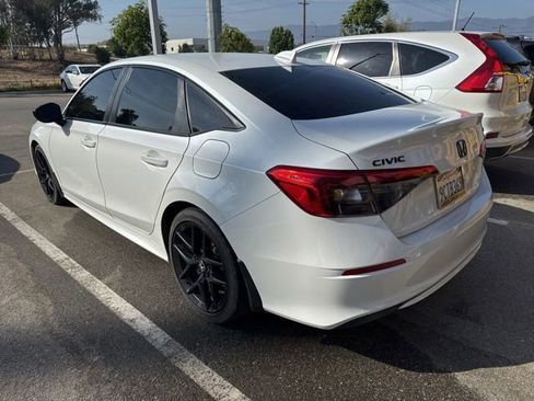 Used 2022 Honda Civic Sport image 3