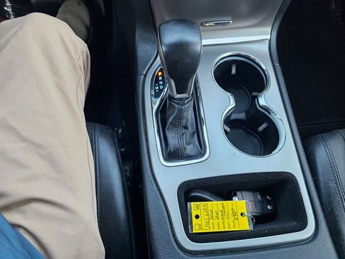 Used 2020 Jeep Grand Cherokee Laredo w/ Laredo X Package image 21