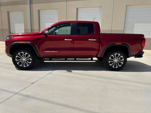 Used 2023 GMC Canyon Denali AWD/4WD image 9