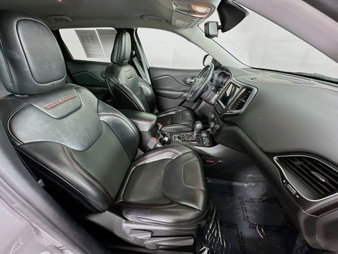 Used 2019 Jeep Cherokee Trailhawk w/ Cold Weather Group image 35