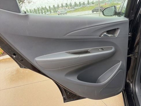 Used 2020 Chevrolet Bolt LT FWD image 35