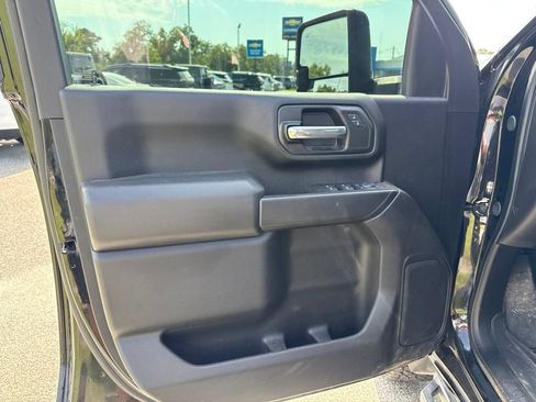 Used 2025 Chevrolet Silverado 2500 Custom w/ Custom Value Package AWD/4WD image 12