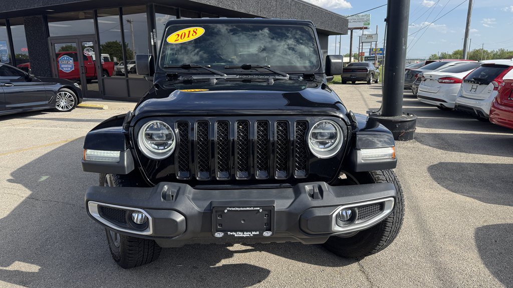 Used 2018 Jeep Wrangler Unlimited Sahara AWD/4WD image 3