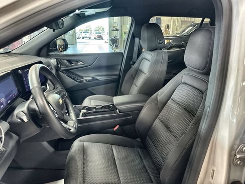 Used 2025 Chevrolet Equinox LT AWD/4WD image 12