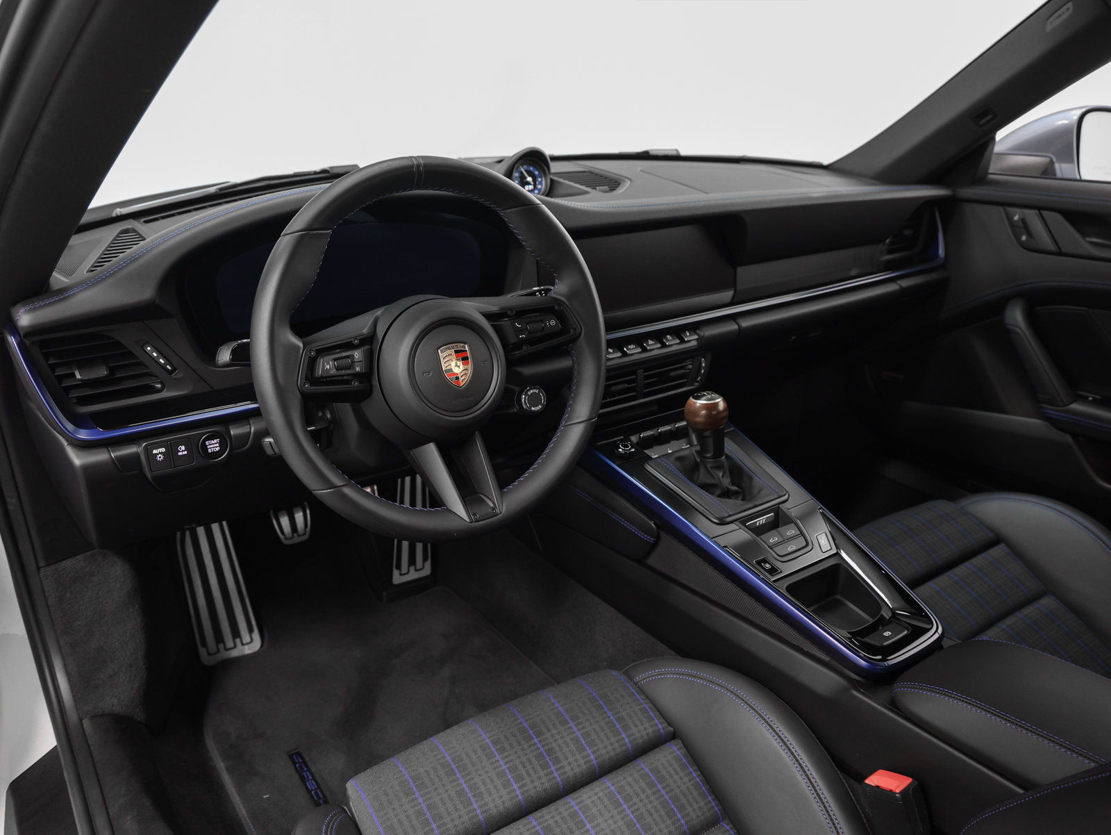 Certified 2025 Porsche 911 Carrera T RWD image 4