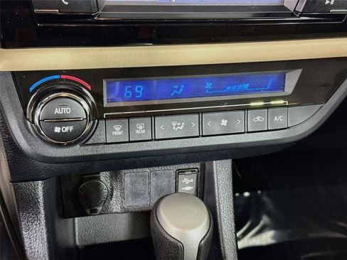 Used 2016 Toyota Corolla LE FWD image 17