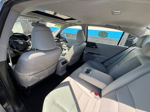 Used 2017 Honda Accord EX-L image 13