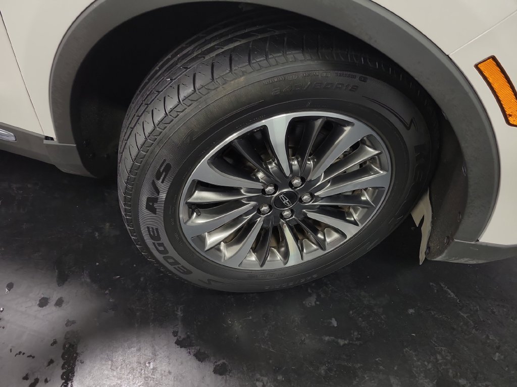 Used 2019 Lincoln Nautilus Select AWD/4WD image 10