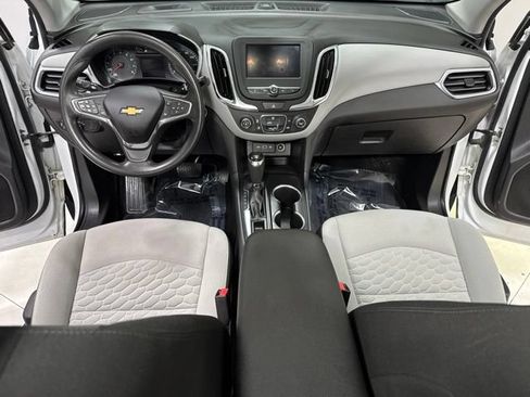 Used 2020 Chevrolet Equinox LS AWD/4WD image 2