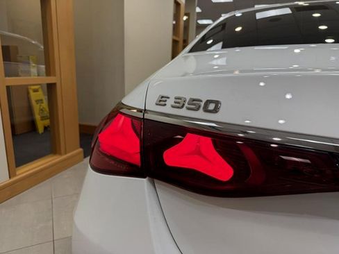 Used 2025 Mercedes-Benz E 350 Sedan image 8