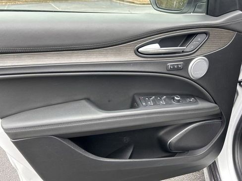 Used 2023 Alfa Romeo Stelvio Ti image 19