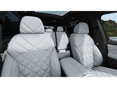 New 2026 BMW X7 xDrive40i w/ Executive Package AWD/4WD image 11