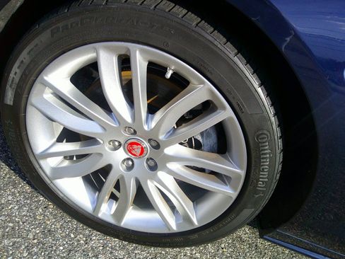 Used 2023 Jaguar XF R-Dynamic SE AWD/4WD image 35