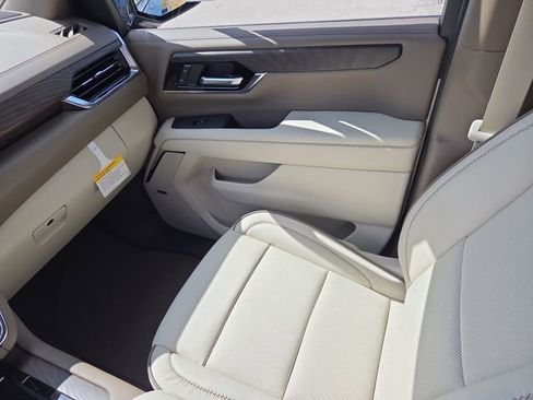 New 2026 GMC Yukon XL Denali image 15