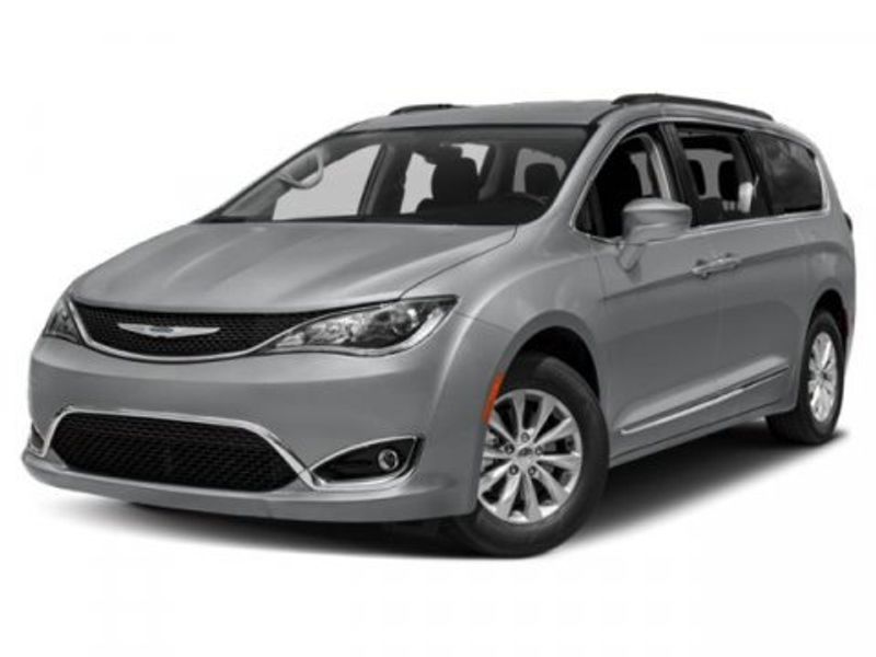 Used 2018 Chrysler Pacifica Touring-L image 1