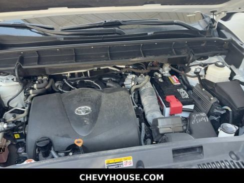 Used 2022 Toyota Highlander XLE FWD image 57