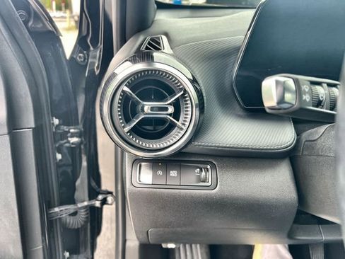 Used 2025 Chevrolet Equinox LT image 17