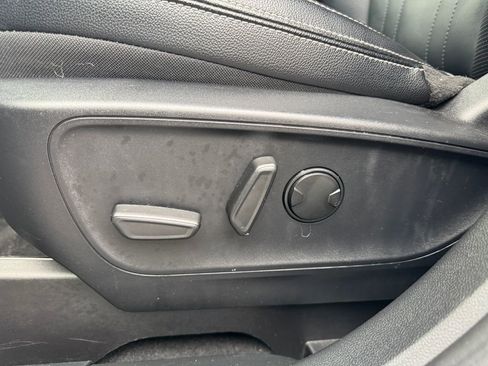 Used 2025 Ford Escape Platinum w/ Premium Technology Package image 20