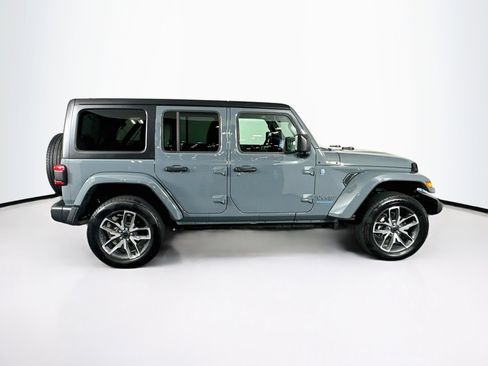 Used 2024 Jeep Wrangler Unlimited w/ Convenience Group AWD/4WD image 10