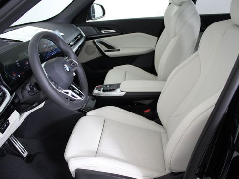 Used 2026 BMW X1 xDrive28i w/ Technology Package image 5