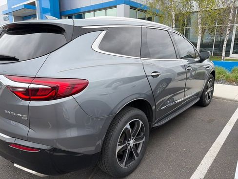 Used 2019 Buick Enclave Essence w/ LPO, Luxury Package AWD/4WD image 3
