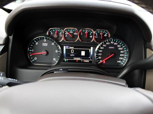 Used 2018 GMC Yukon SLT image 15