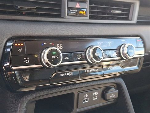 Used 2025 Honda Pilot EX-L image 16