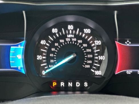 Used 2017 Ford Fusion SE w/ Fusion SE Technology Package image 24