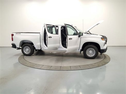 New 2026 Chevrolet Silverado 1500 W/T image 16