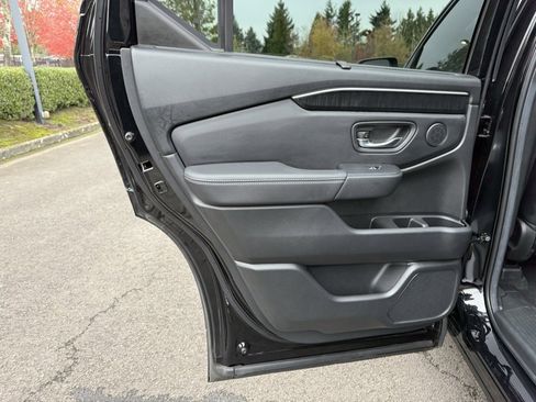 Used 2024 Honda Pilot Elite image 22