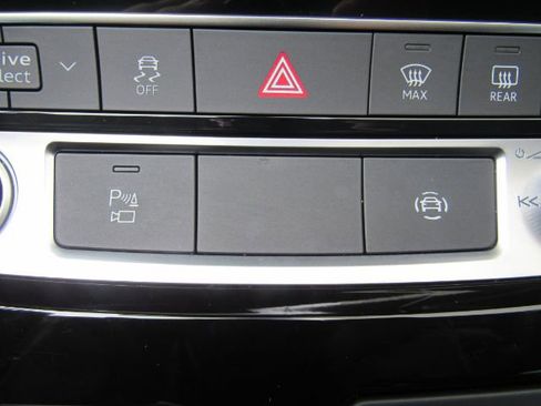 Used 2023 Audi Q7 2.0T Premium Plus w/ Premium Plus Package image 49