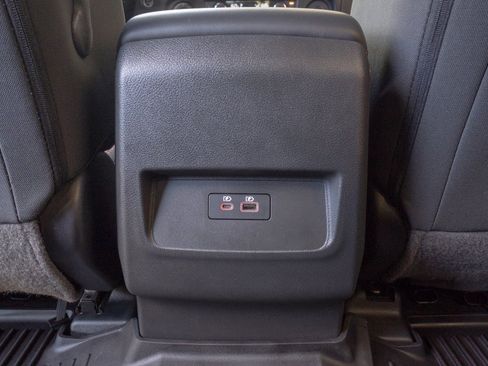 Used 2024 Nissan Frontier PRO-4X w/ Technology Package image 19