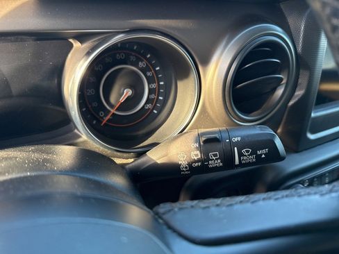 Used 2021 Jeep Wrangler Sport S image 18